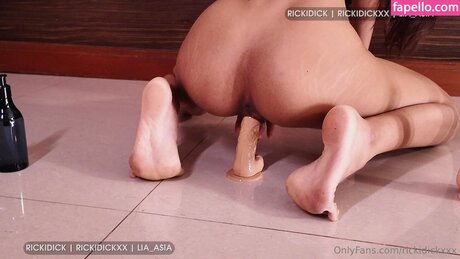 Lia Asian model best pic