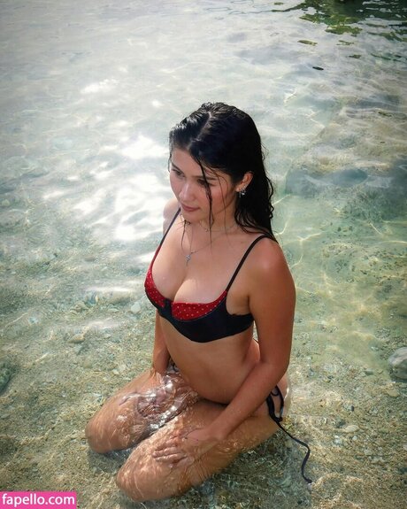 Pepperoni Muffin sexy star photo