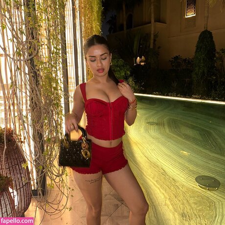 Avneet Kaur pornographic actress pic