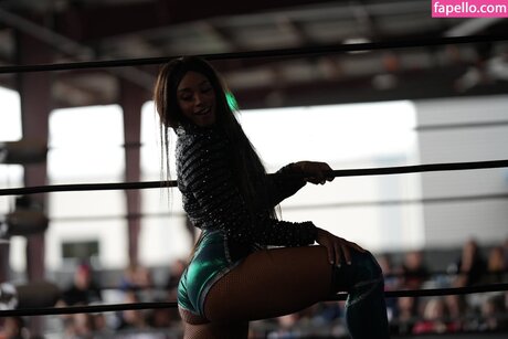 Kaci Lennox exclusive model pic