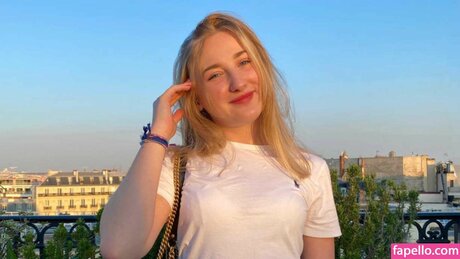 Juliluxie nudes star photo