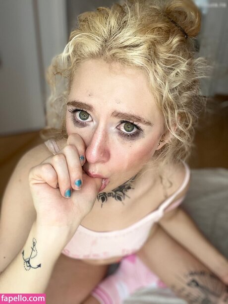 MaryjaneAuryn naked pornstar galleries