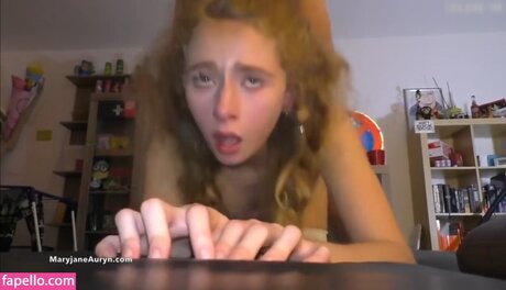 MaryjaneAuryn hot model images