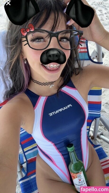 Angelina Fishtank pretty star picture