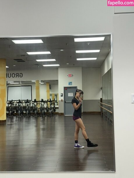 Angelina Fishtank nice model image