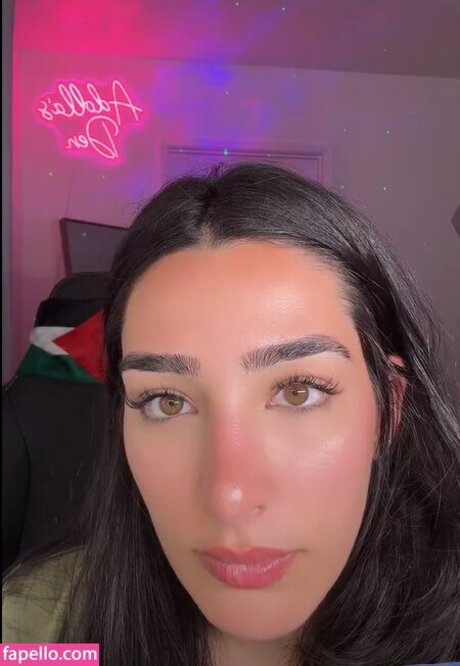 adolladola top actress pics