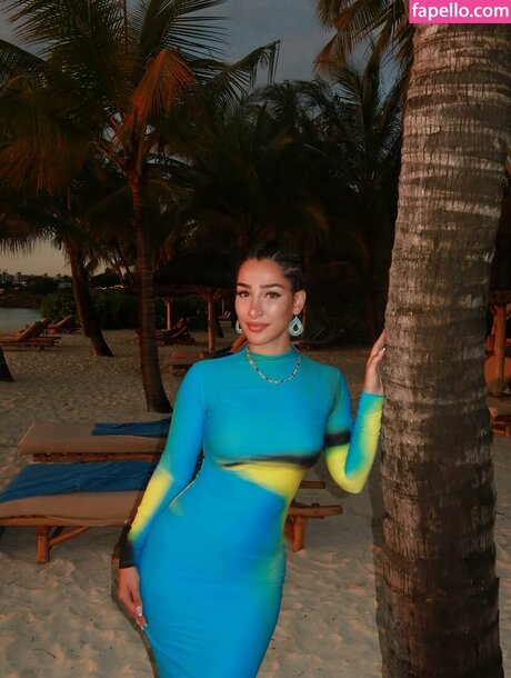 adolladola pretty model pic