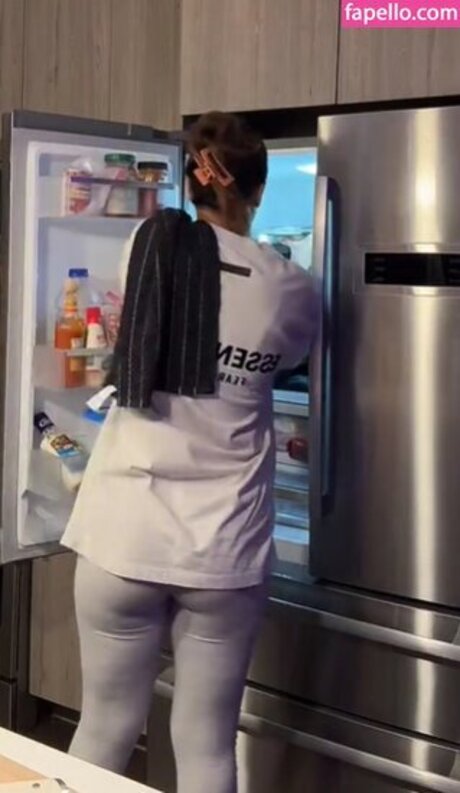 adolladola nudes model pic