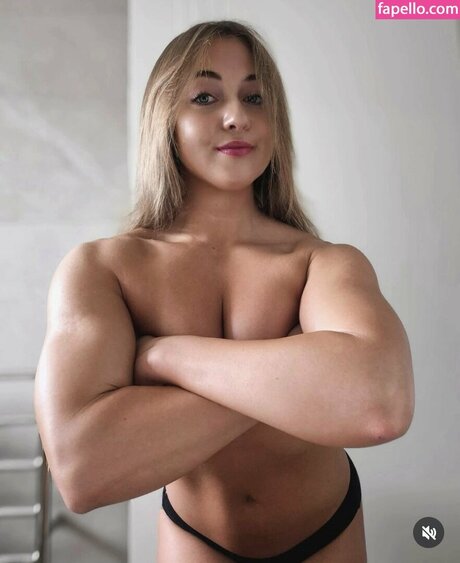 Queen Kong erotic pornstar photos