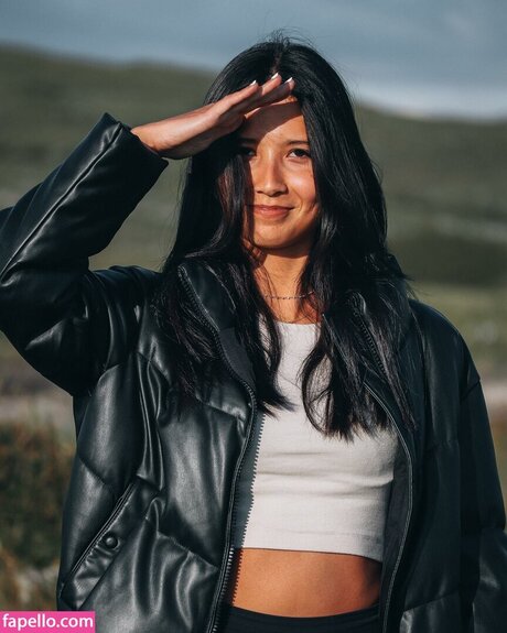 angadobo adult model pictures