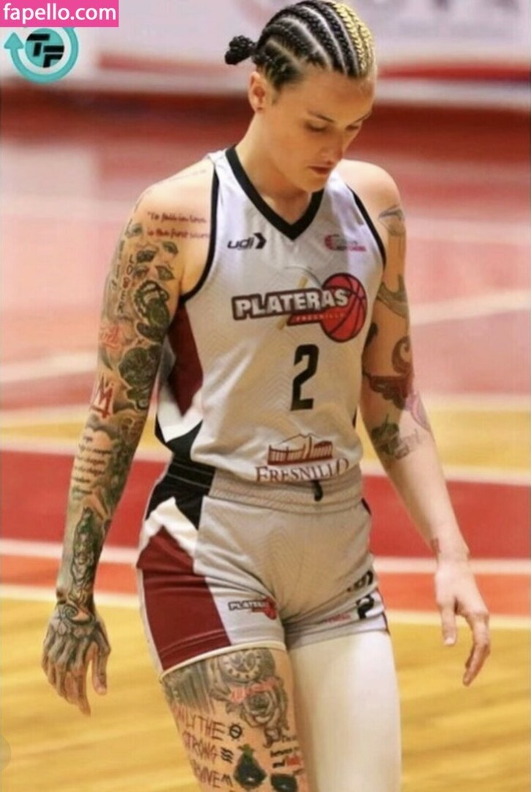 MsTattedbuckets model pic