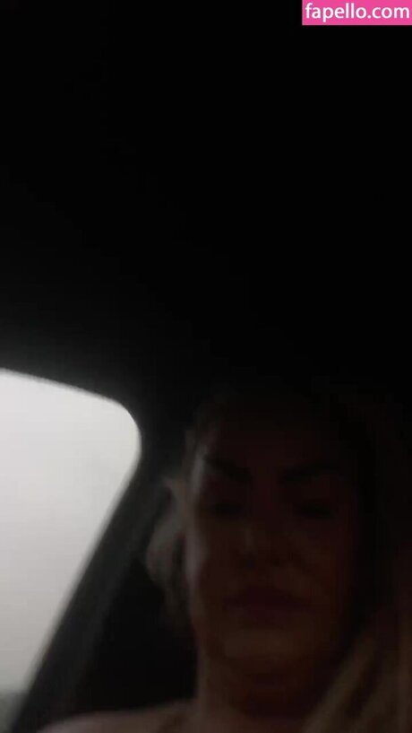 Mercedes Twitter Milf exclusive model img