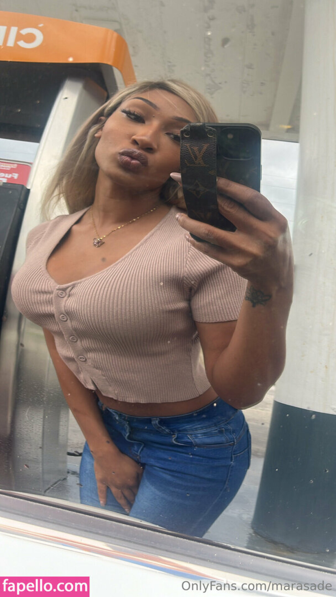 Mara Sade pornstar sex photo