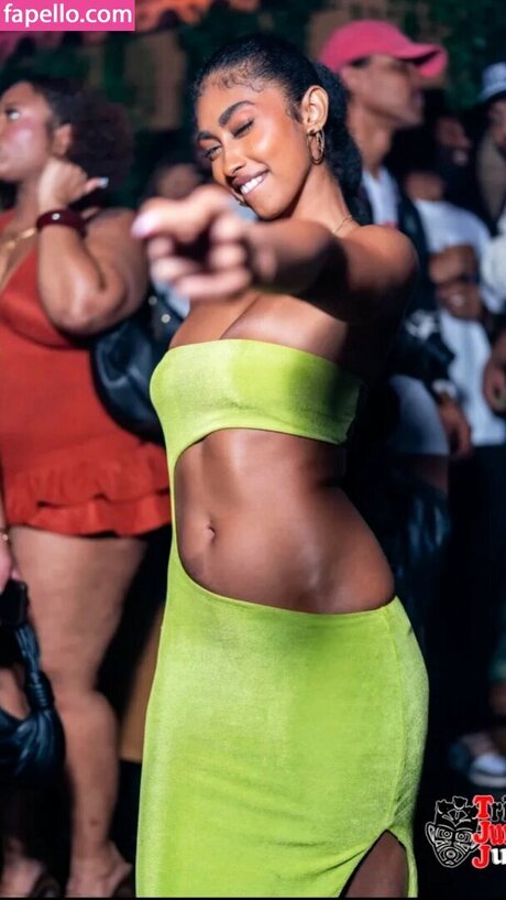 Jasmine Chola star pictures