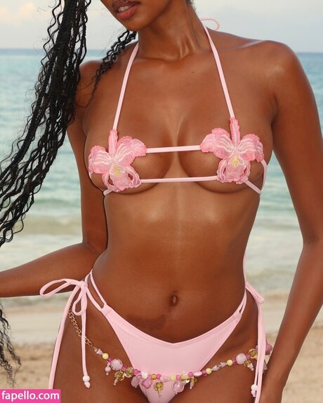 Jasmine Chola sexy pornstar photos