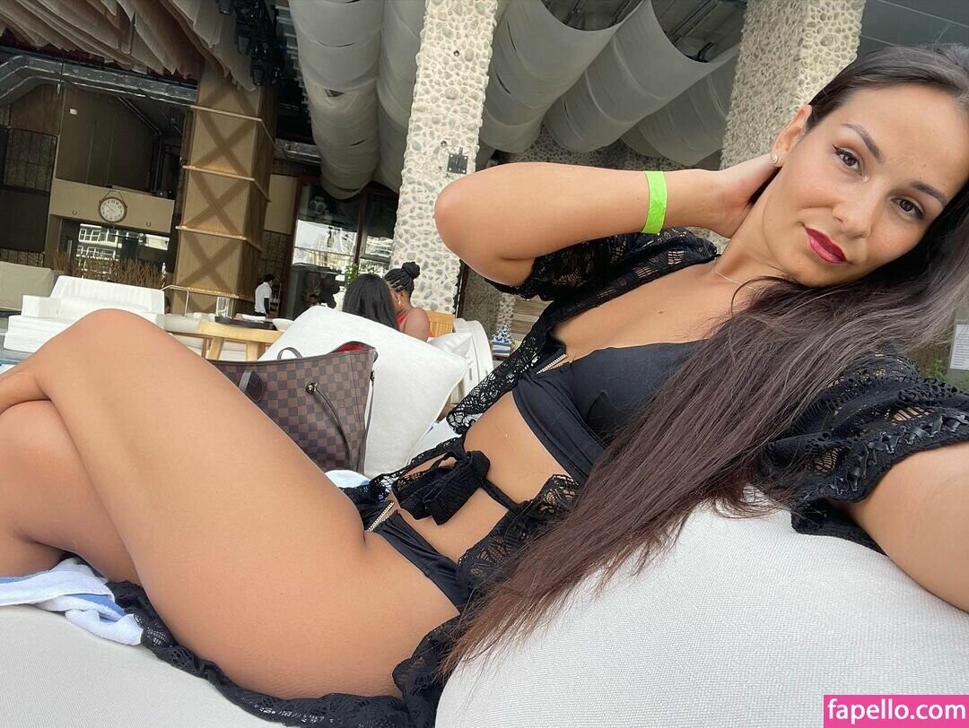 Katsiaryna Kavaleva star top gallery