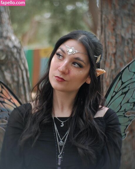 Brizzy Voices beautiful model image