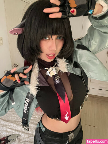 Kettsley beautiful model image