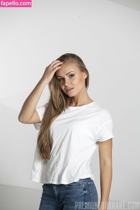 blonde midget onlyfans free sex pic