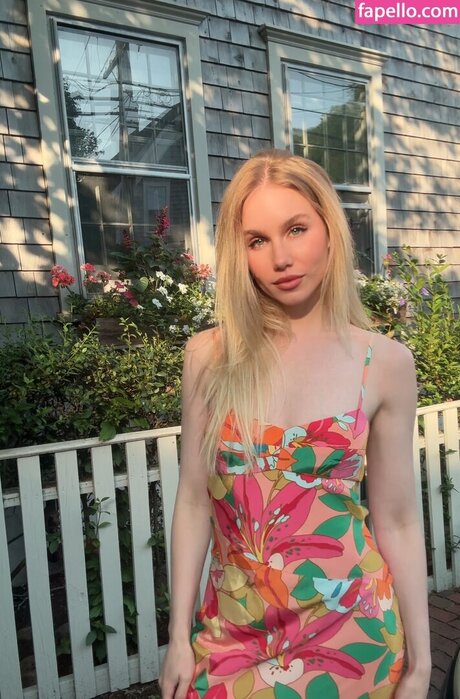 Colette Cherry naked pornstar image