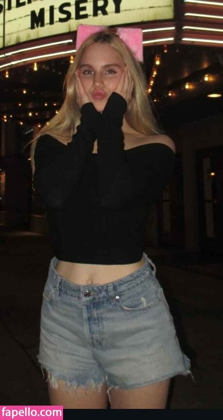 Colette Cherry free pornstar pic