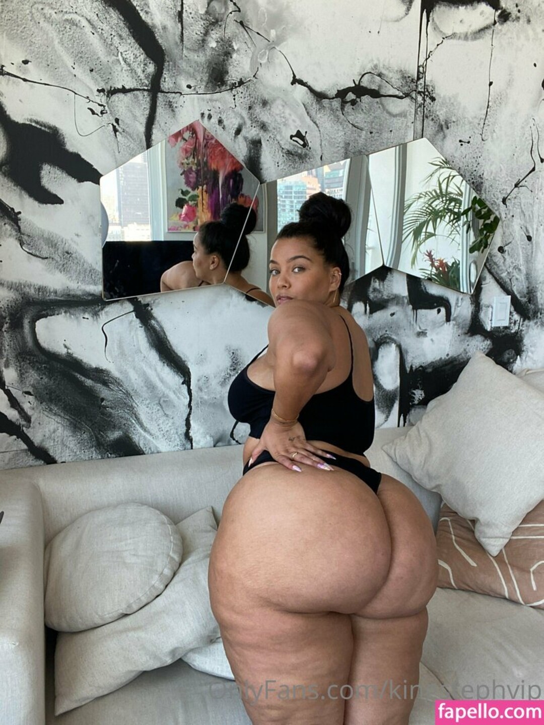 ASSZILLA model exclusive picture