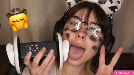 notpeebo erotic model images