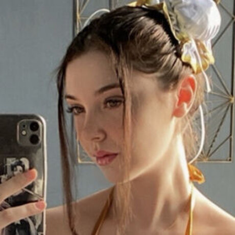 Nyeupe top model images