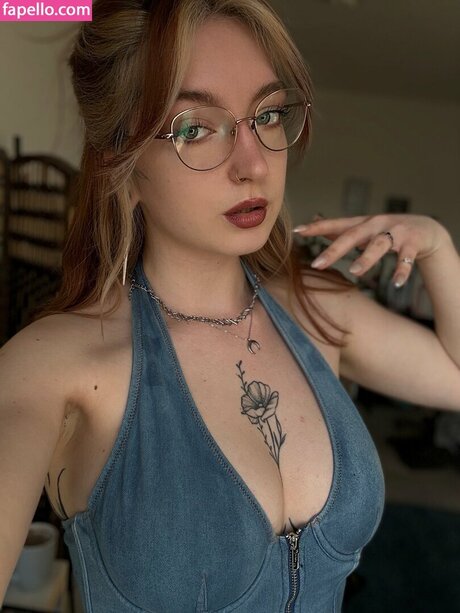 Kiras note exclusive pornstar photo