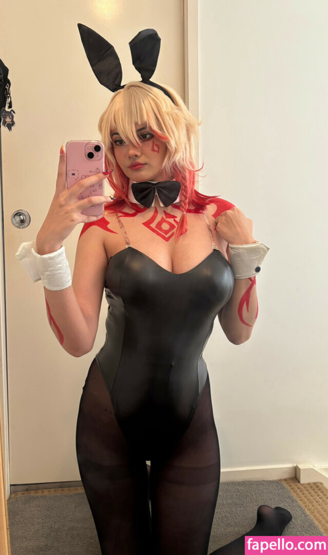 to okki sexy model pics