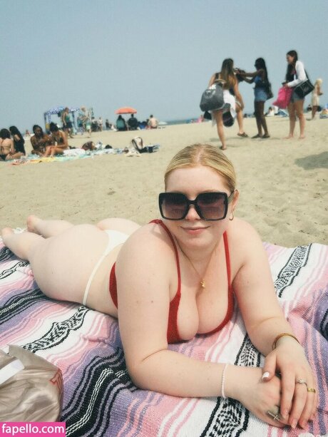 Sadie Stone perfect actress pictures