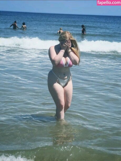 Sadie Stone hd pornstar img