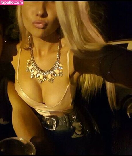 Amber Koltzow Bastick art model pic