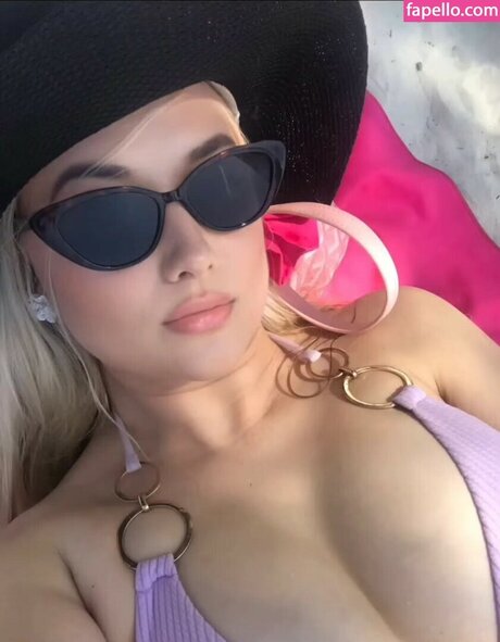 Amber Koltzow Bastick top profile image