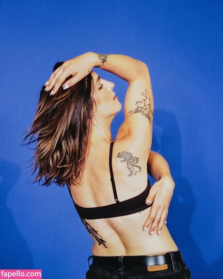 The Beaches nudes model archive