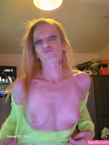 Melinda Noutch porn model pics