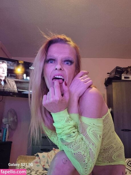 Melinda Noutch model art photo