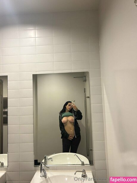 Sydney Goins hd pornstar picture