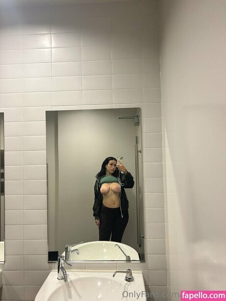 Sydney Goins model exclusive photos