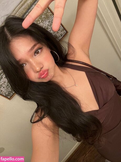 Outrovero art model galleries