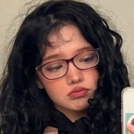 Outrovero model sexy galleries