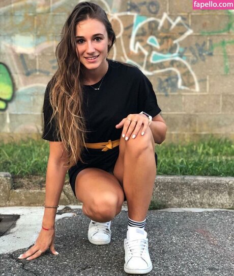 Elisa Santinon model free image