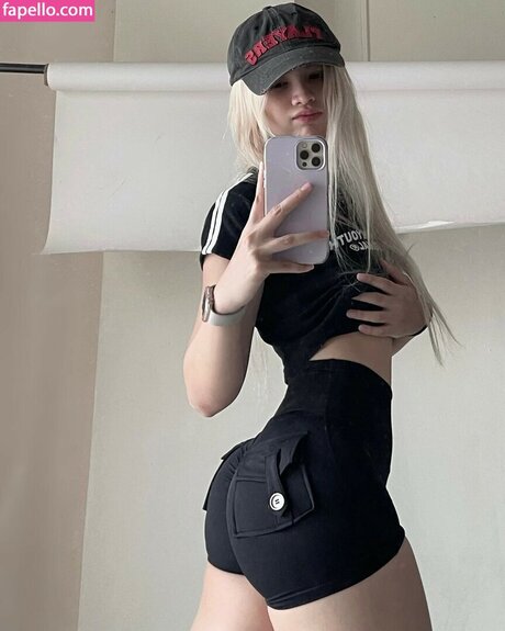 sucking big cock onlyfans xxx pictures