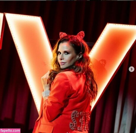 Julieta Ortega art star picture