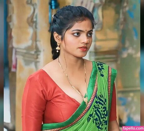 Bharti Jha model sexy pics