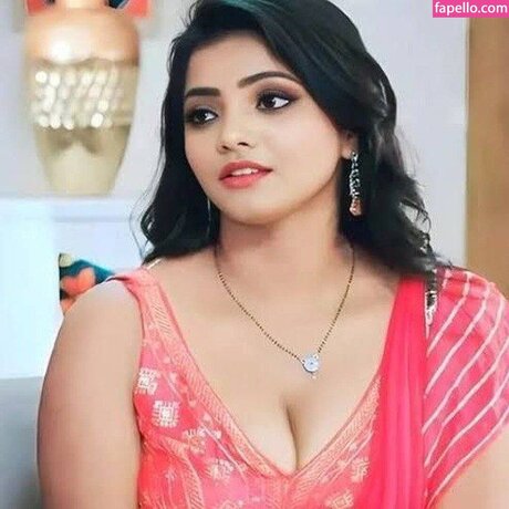 Bharti Jha model hot photos