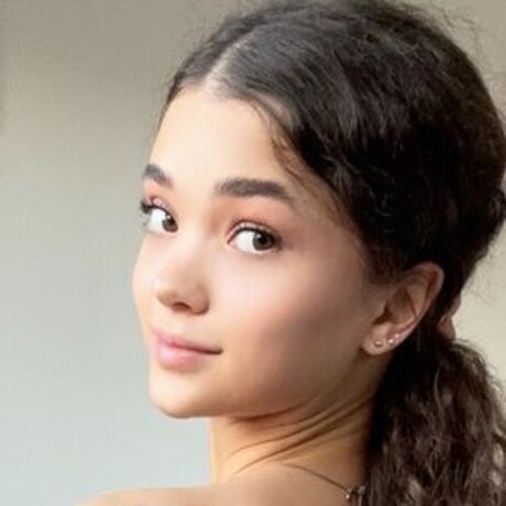 Lola Alphy star top pics