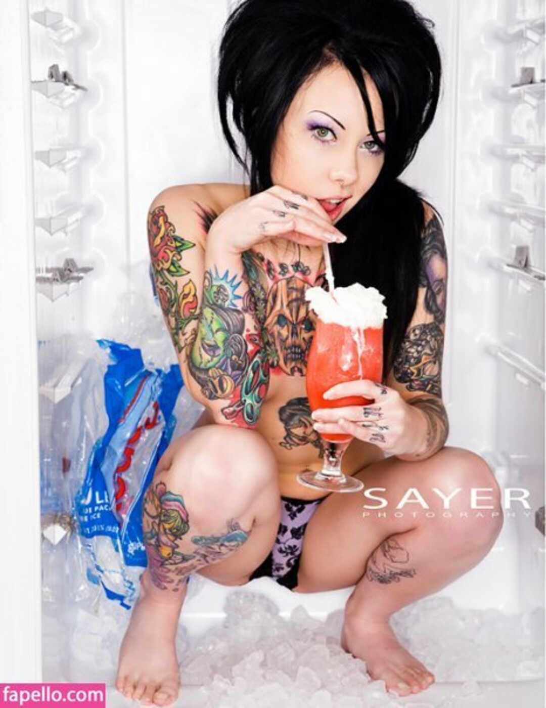 MeGaN MaSsACrE sexy actress pics