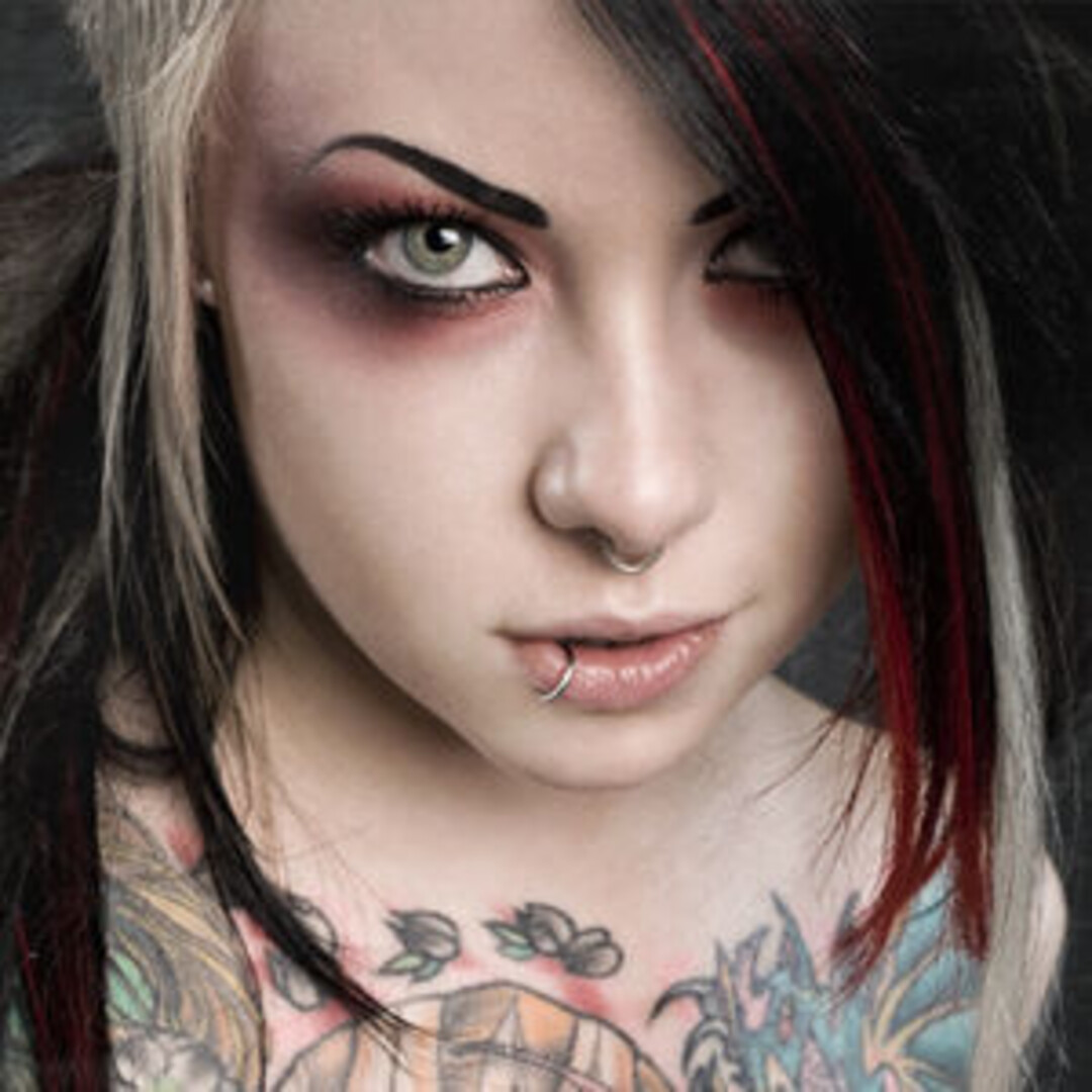 MeGaN MaSsACrE star high quality photos