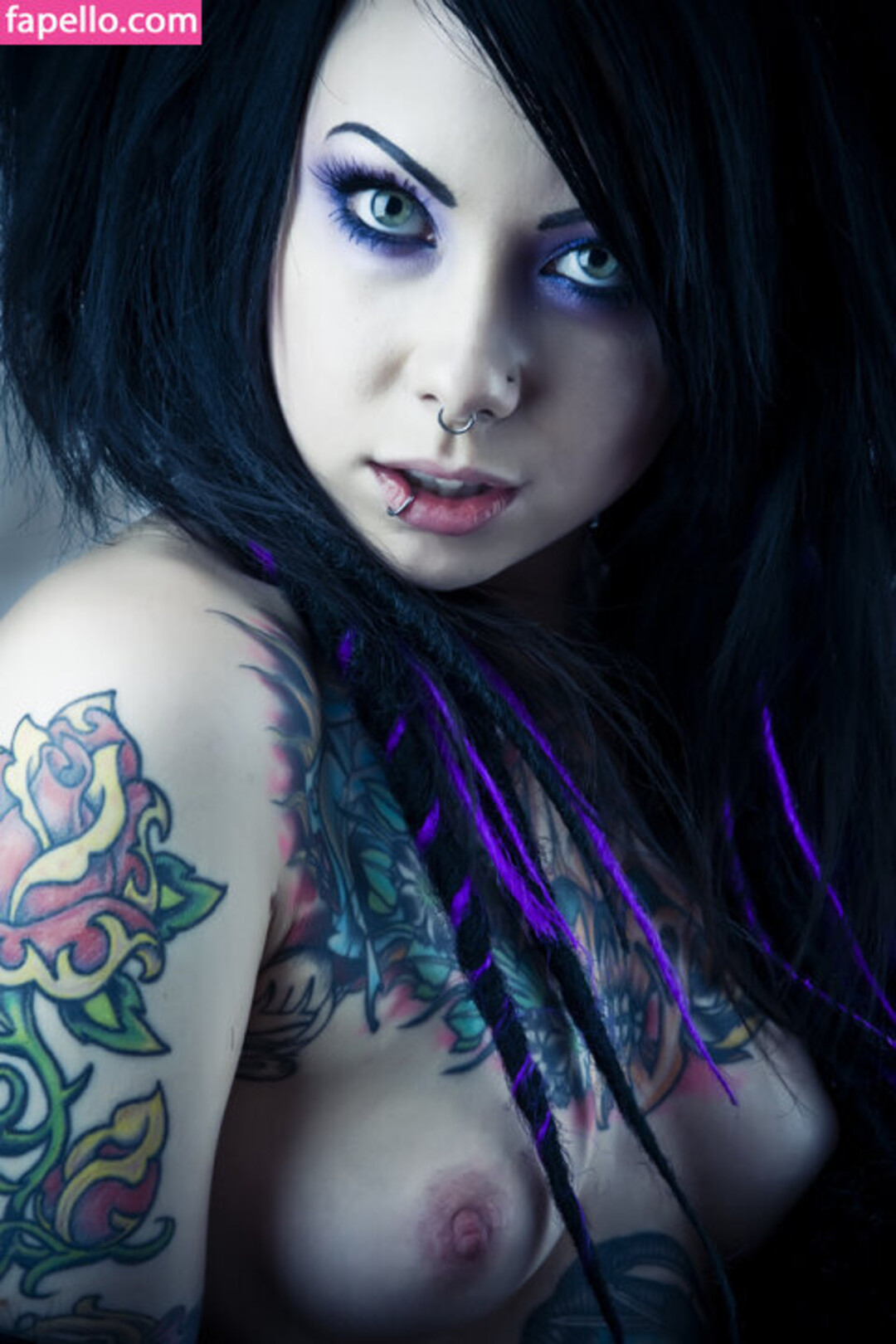 MeGaN MaSsACrE model exclusive picture